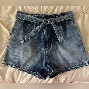 Denim paper bag shorts. Size 25. sts blue brand from Nordstrom. New without tags